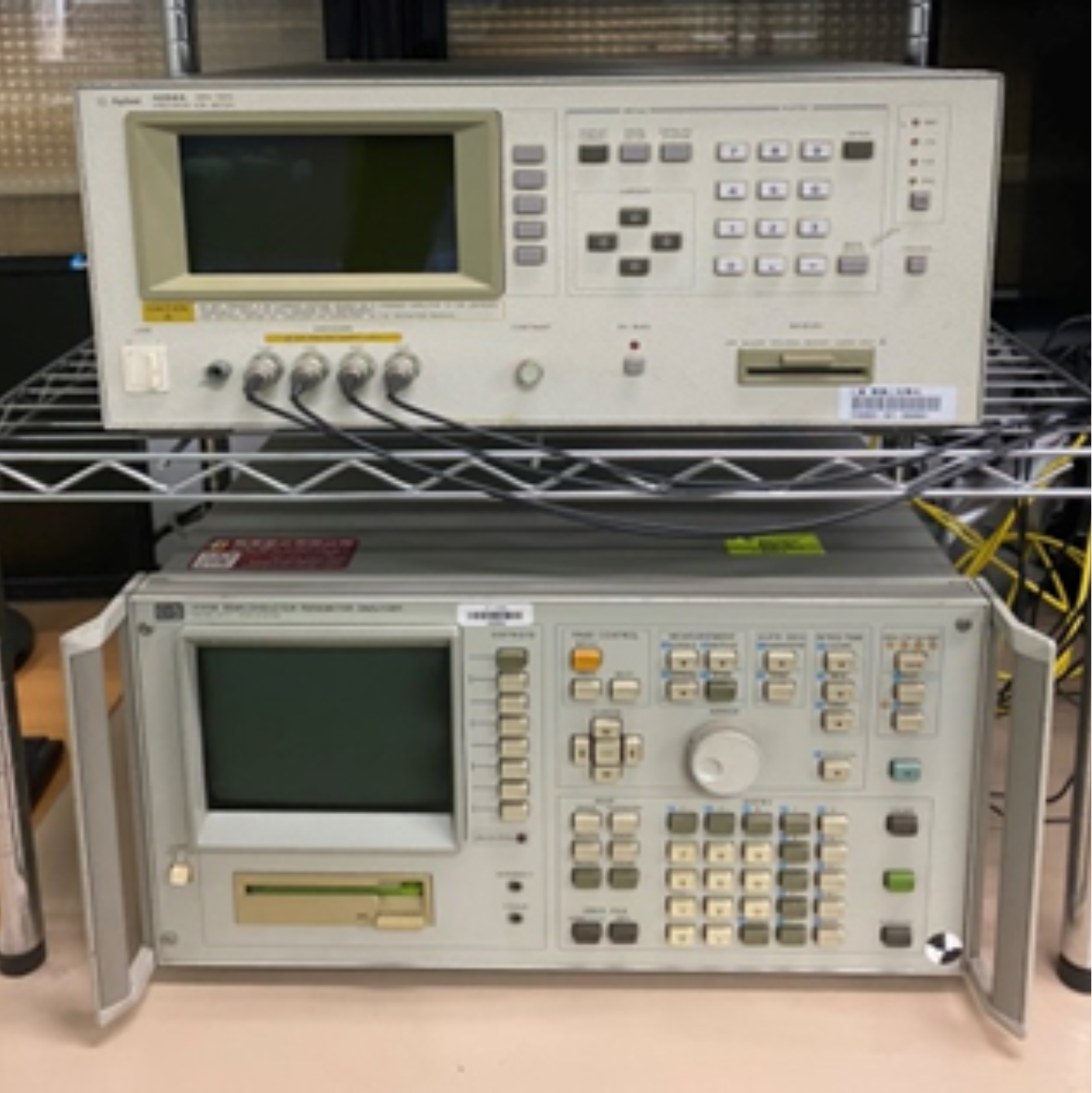 半導體參數分析儀圖片